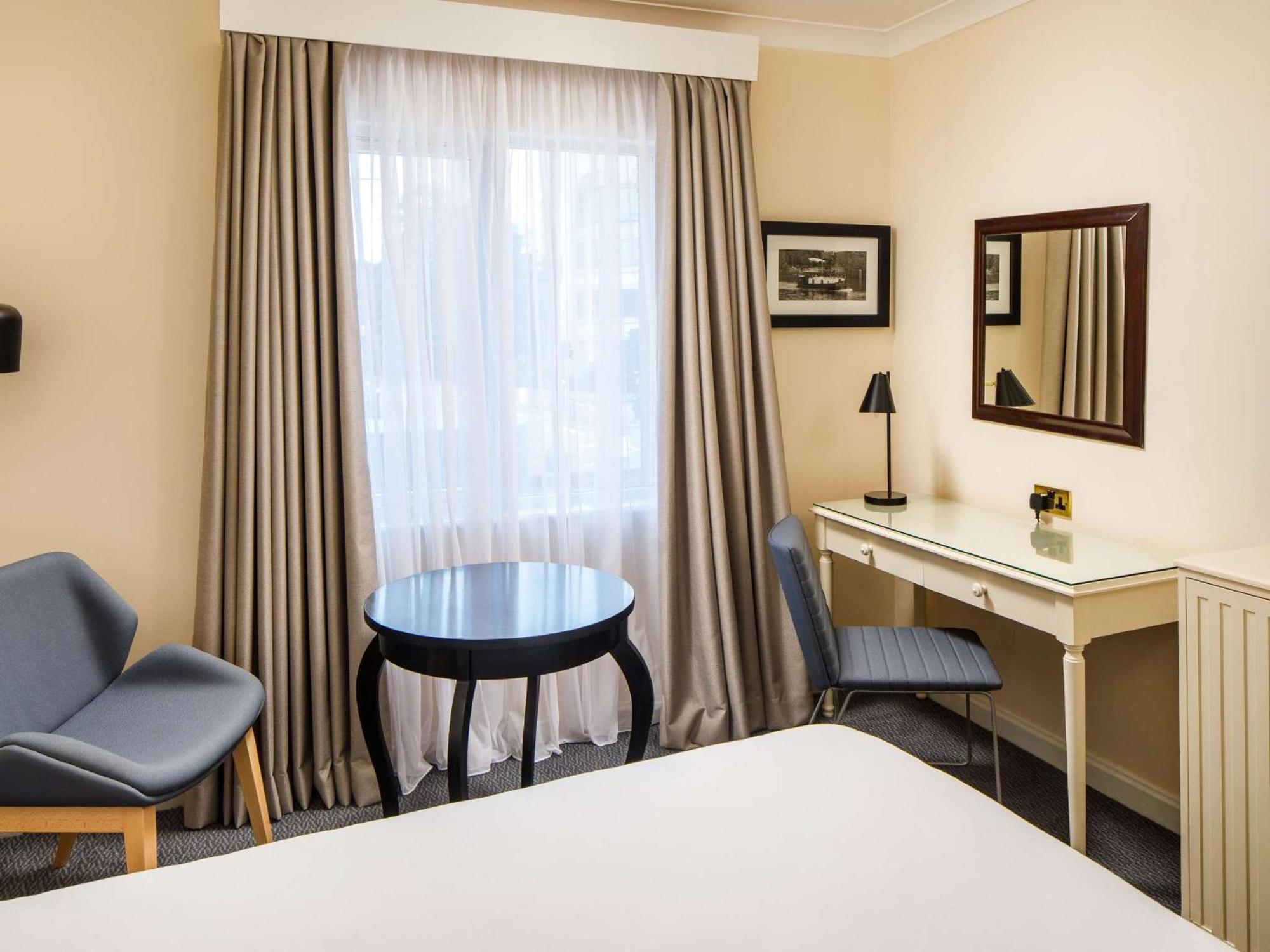 Hotel Sunday London Ex Mercure Staines-upon-Thames
