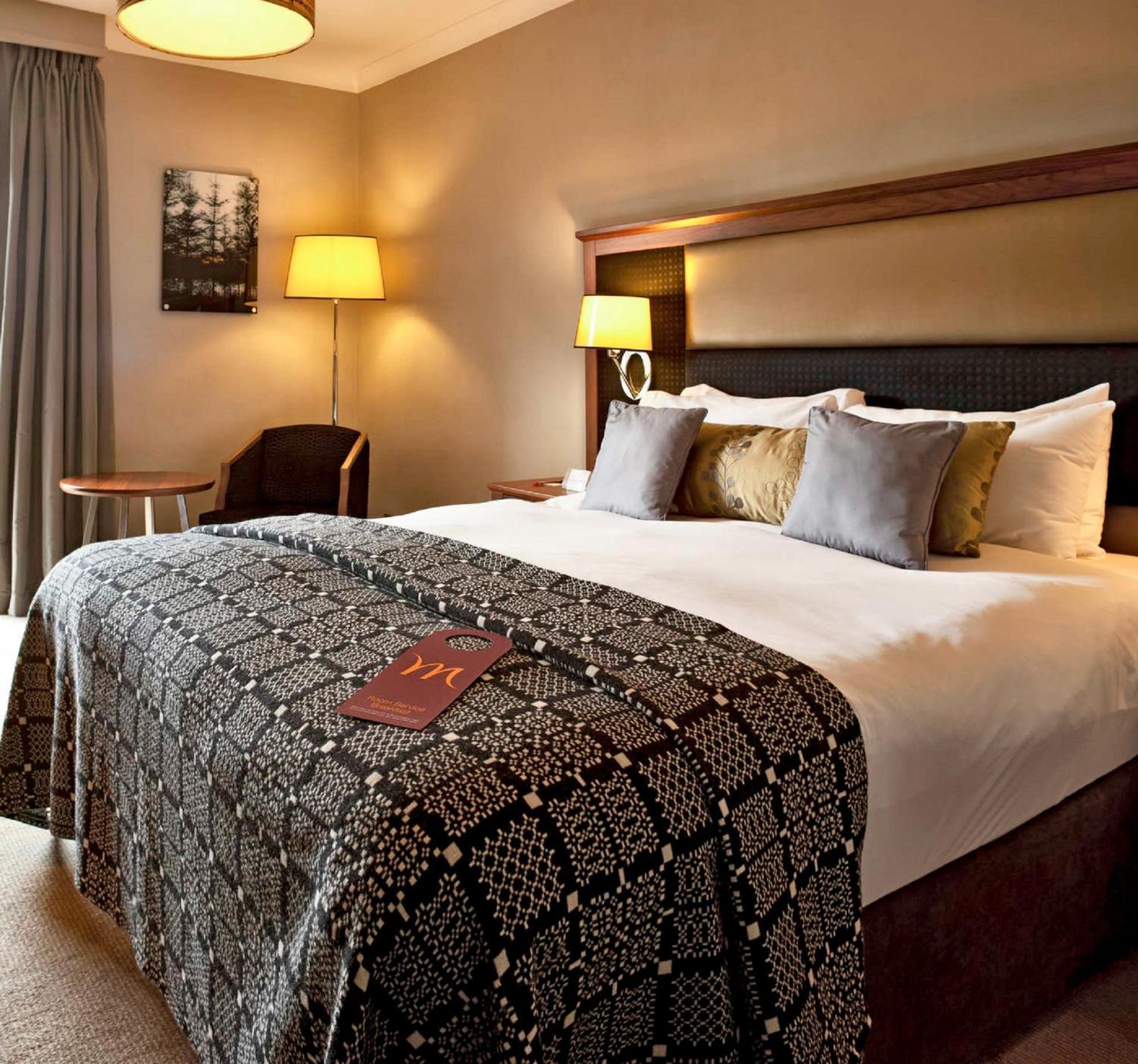 Sunday London Ex Mercure Hotel *