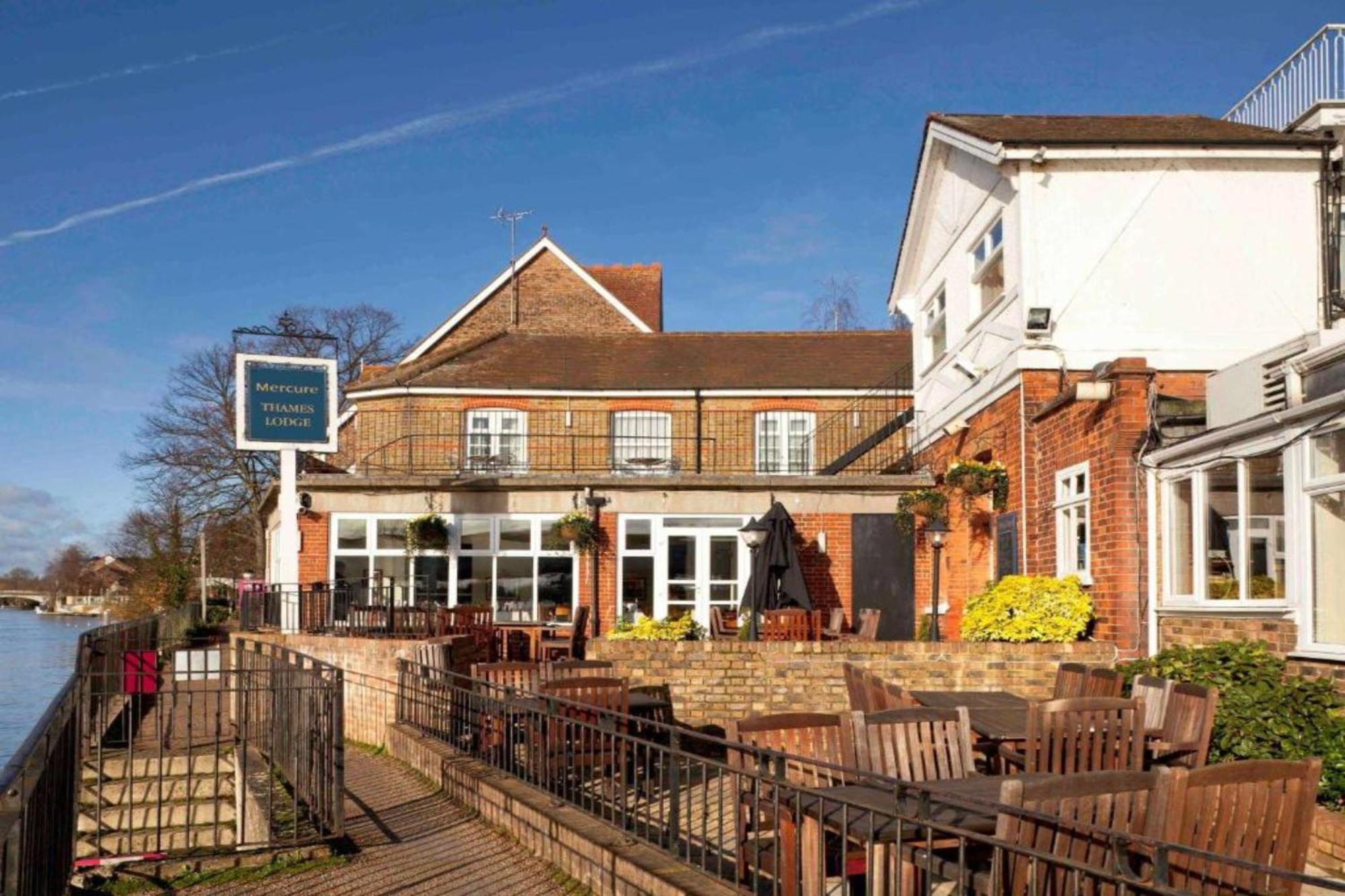 Sunday London Ex Mercure * Staines-upon-Thames