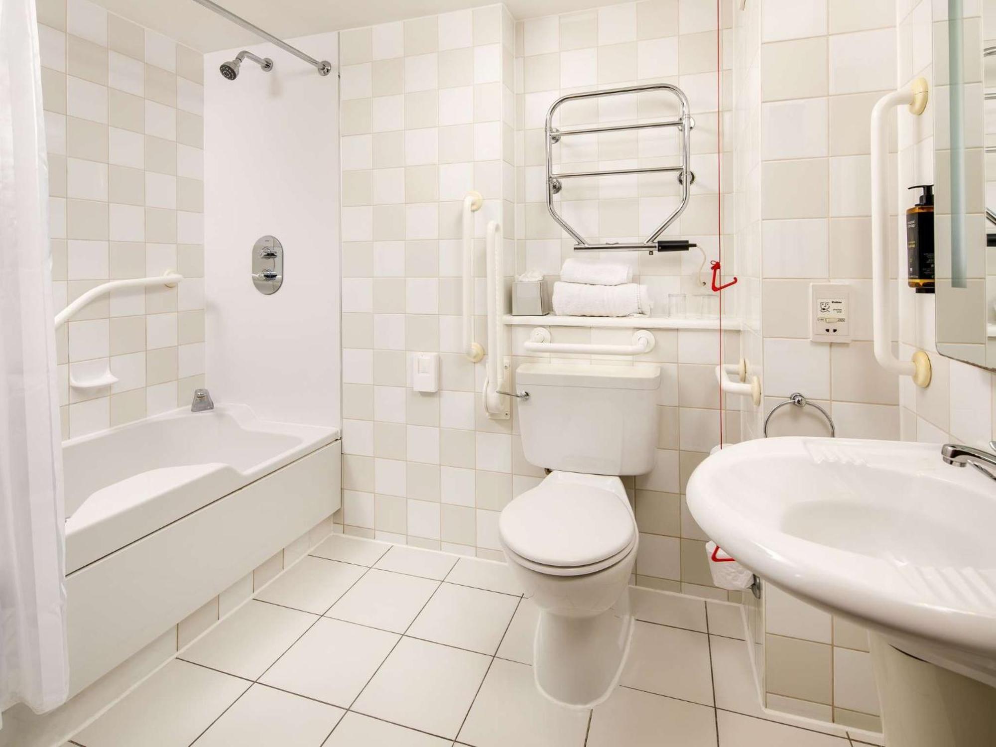 Hotel Sunday London Ex Mercure Staines-upon-Thames